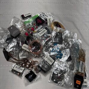 Random Paparazzi Lot  2lbs. 36-40 Pieces Jewelry. All In Packaging And New!